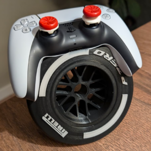 Soporte para Mando de PS5 con Neumático de F1