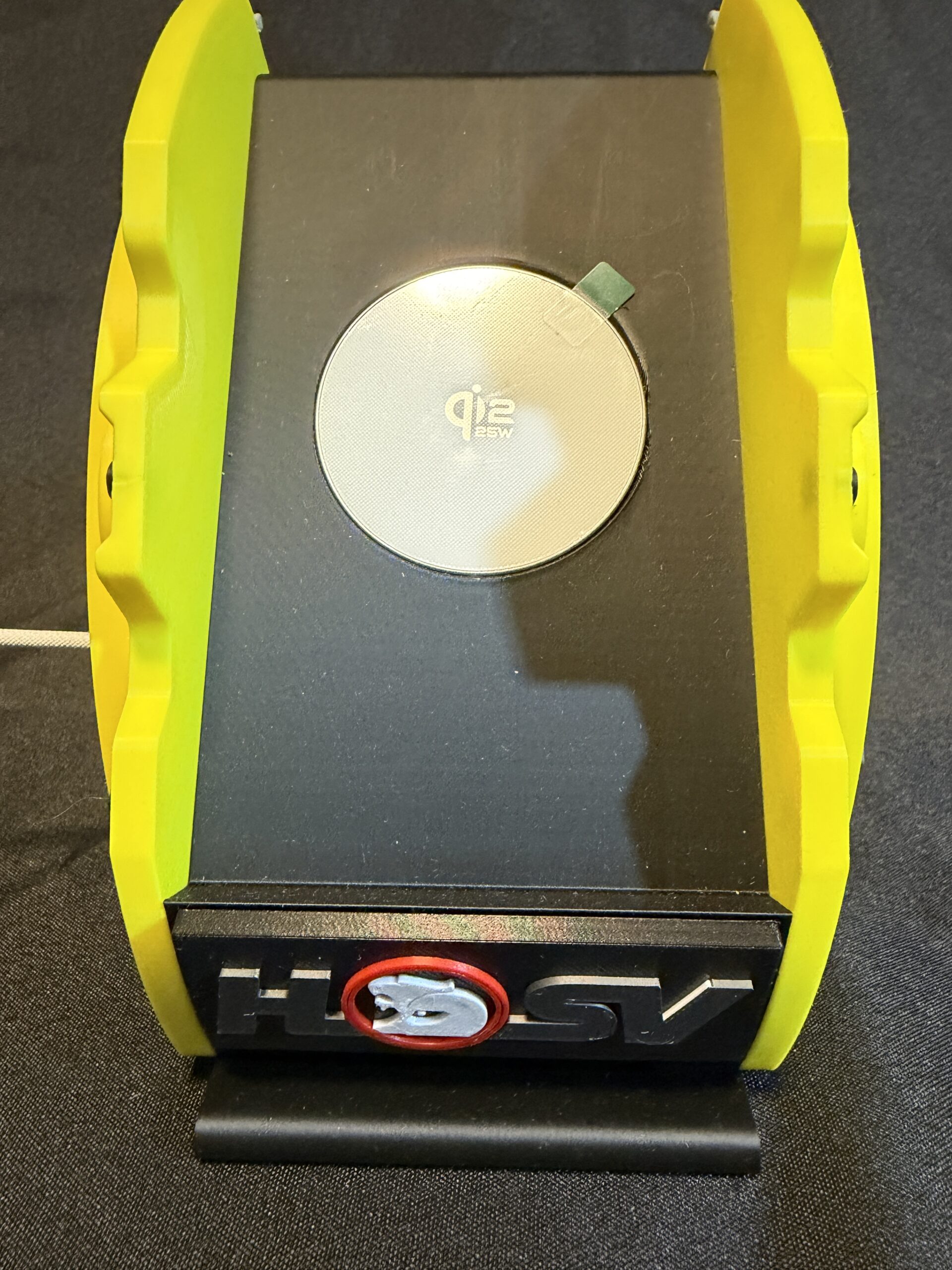 Cargador de Teléfono con Pinza de Freno - Imagen 3